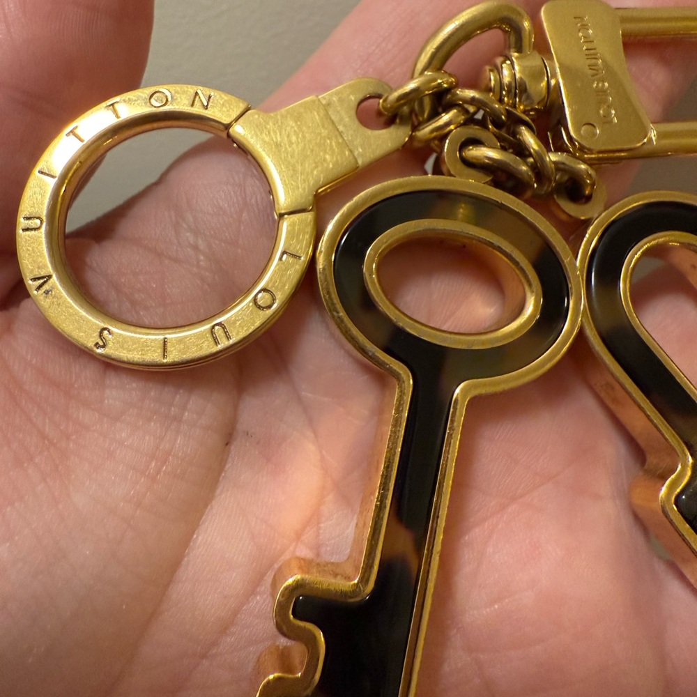 *Authentic* Louis Vuitton Gold and Brown Keychain / Bag Charm - Picture 5 of 6